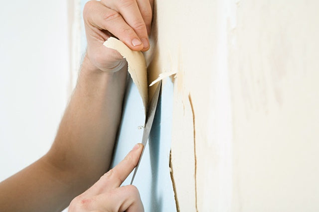       How To Remove Wallpaper Easily Without Damaging The Walls? - Lalazilla